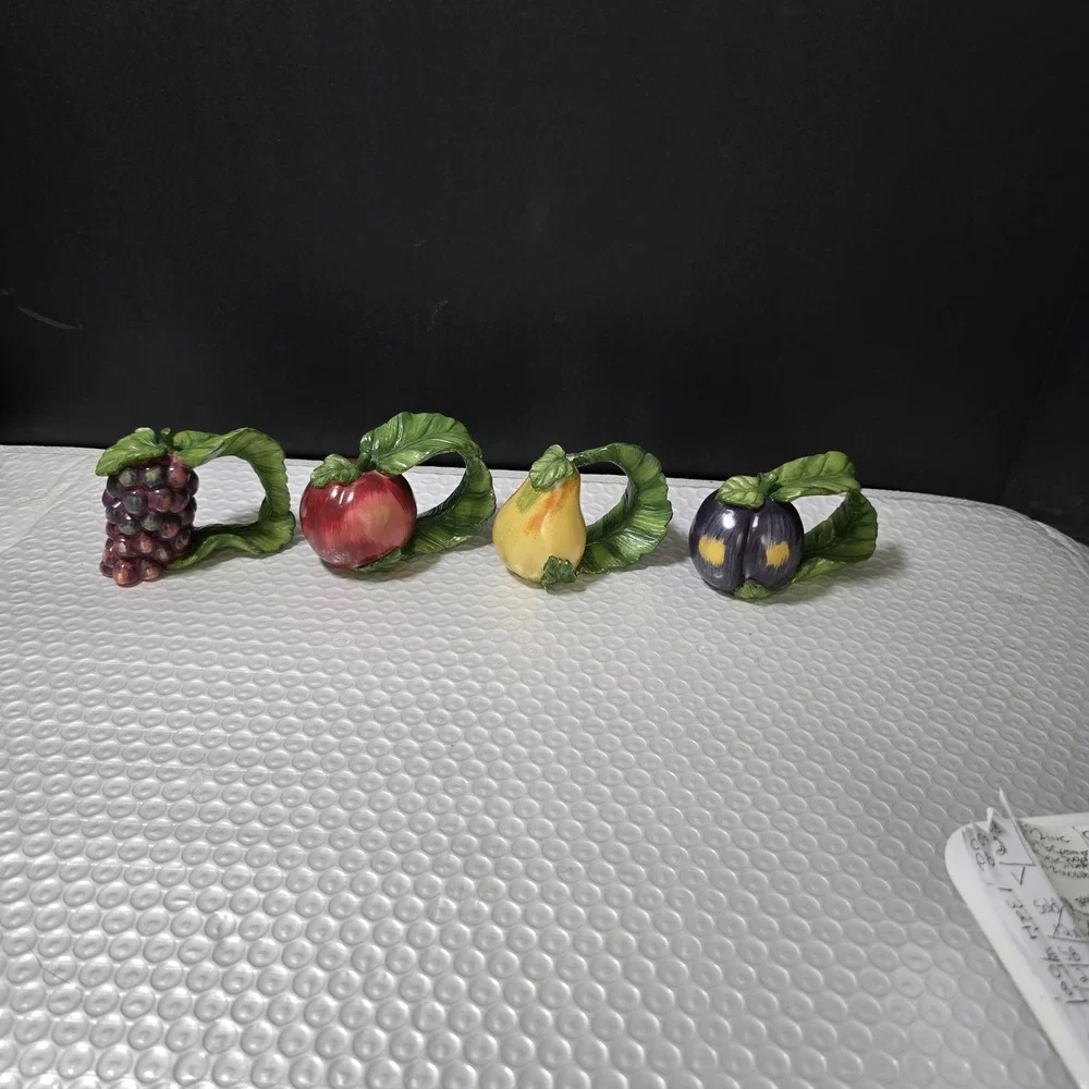 Fruit Napkin Rings Set Of Four Unmarked Tuscan Stye